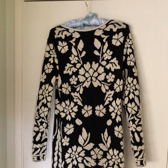 Nice gently used , no defects , non smoking house - Picture 3 of 4